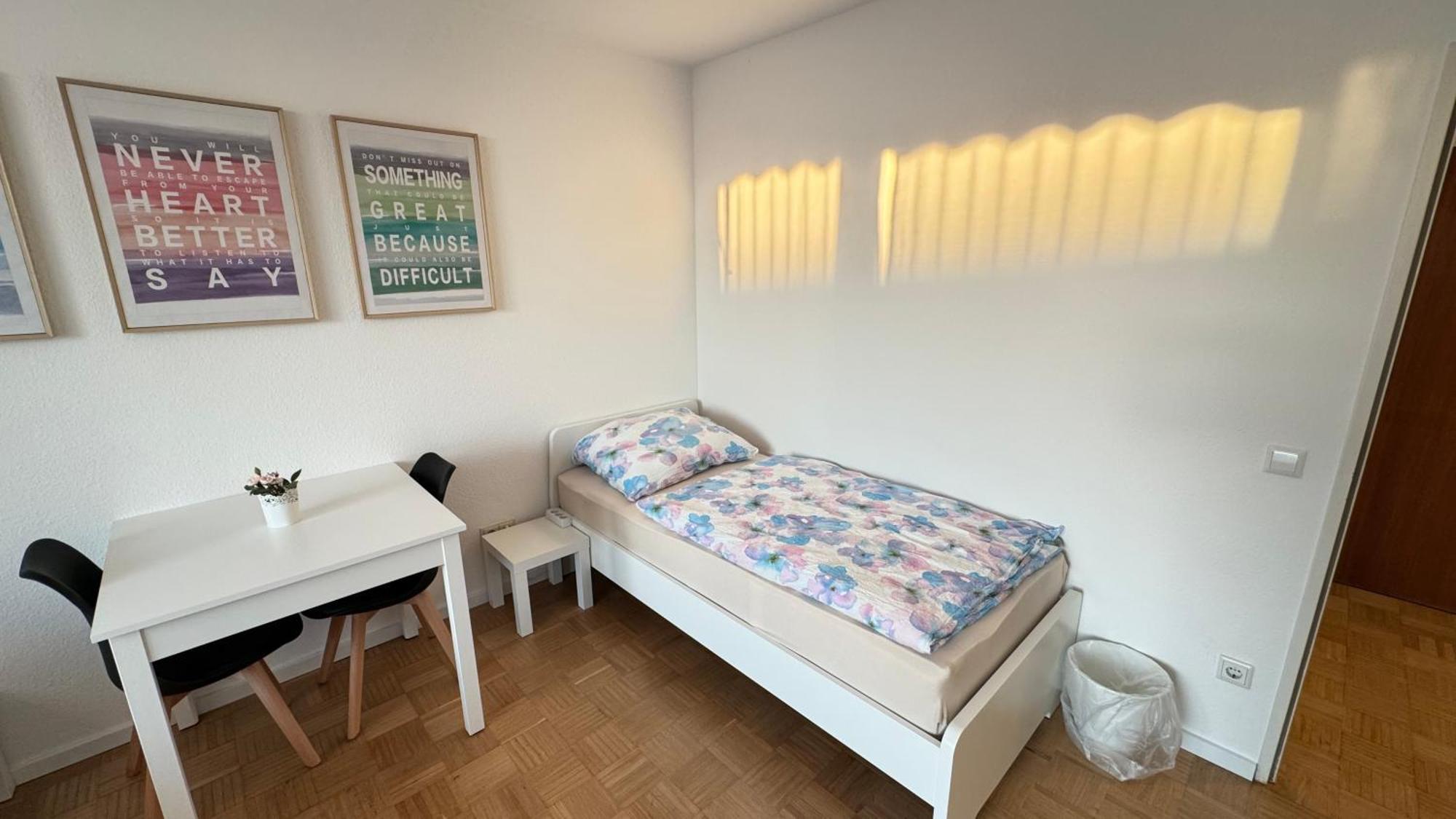Monteur & Messezimmer Ratingen-Duesseldorf Εξωτερικό φωτογραφία